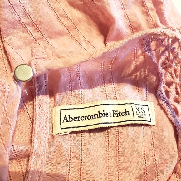 Abercrombie & Fitch Embroidery Cold Shoulder Top, XS/S - Picture 4 of 5